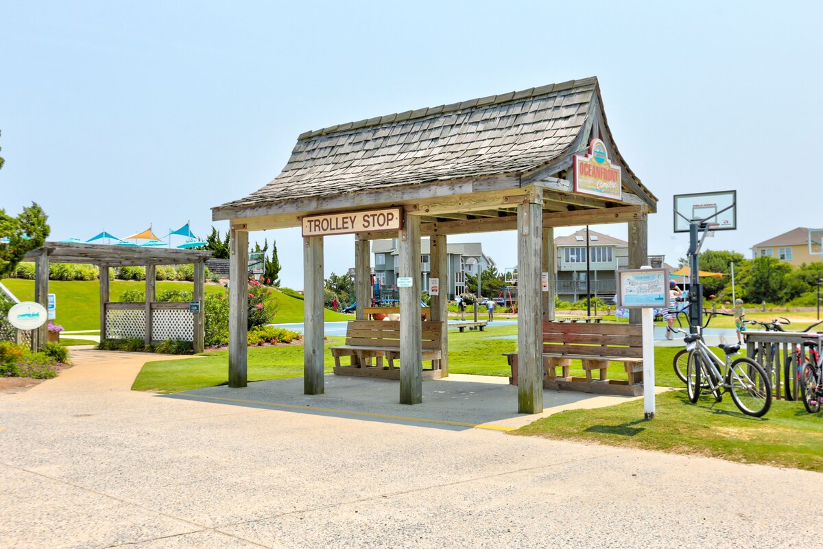 Ocean-side home near golf with private hot tub, indoor pool, & rec room