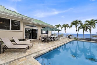 Honu Hale: Exquisite Oceanview Estate w/ Pool, Hot Tub, AC & Oversized Chess Set