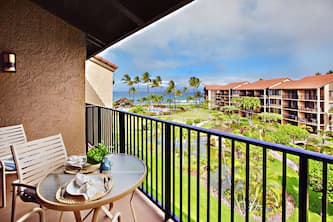 Fantastic 2bd ocean view condo near beach