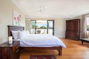 Master bedroom with spa ensuite, private balcony and large walk in robe.
