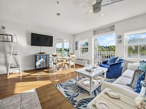 Golden on 30A | Living & Dining Area