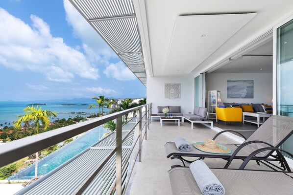 Terrace with stunning seaview