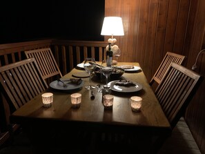 Outdoor dining
