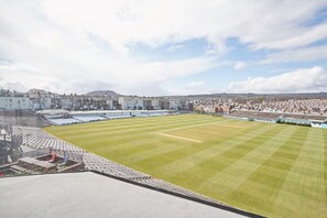 Wicket View, Scarborough - Host & Stay