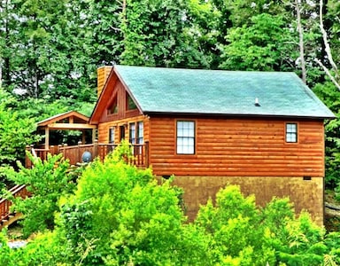 ⛰ Secluded Cute Smoky Mountain Cabin GSMNP! Gburg Pigeon Forge. Hot Tub, Hiking
