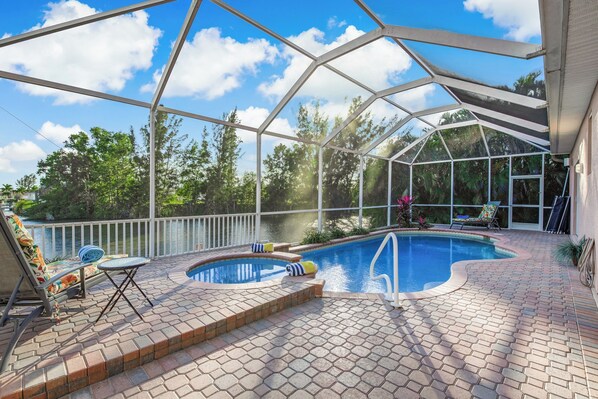 Heated Saltwater Pool Vacation Rental in Cape Coral, Florida