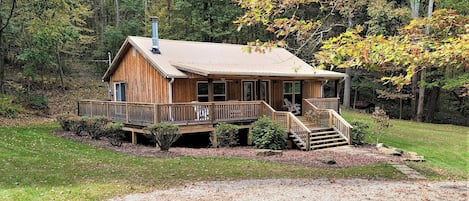 The Outpost at Fayette Springs - Private Luxury Cabin in Ohiopyle!