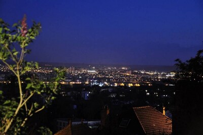 Gîte cosy en duplex dans un grand jardin avec vue panoramique sur Rouen