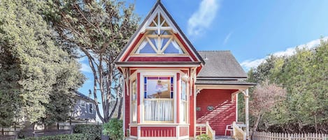 Welcome to "Little House"!  Pacific Grove.