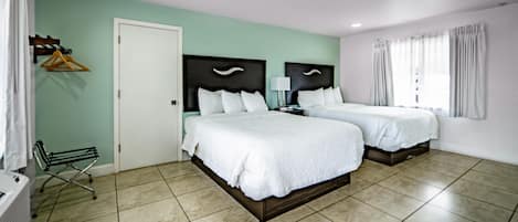 Everglades City Motel - Queen Room, 2 Beds, Kitchenette and Back Door image 1