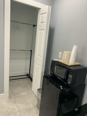 Everglades City Motel - Queen Room, 1 Bed image 2