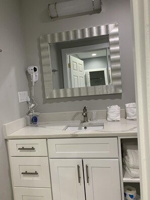 Everglades City Motel - Queen Room, 1 Bed image 5
