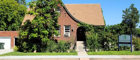 Front of building; rental entrance is around back