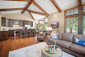 Caldera Cabin 28-11