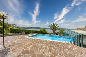 Shared pool