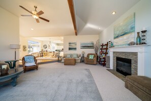 Roomy open floor plan - living room, dining area and kitchen