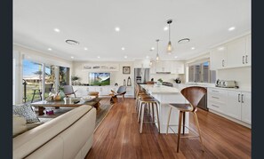 EXPANSIVE OPEN PLAN LIVING AREA