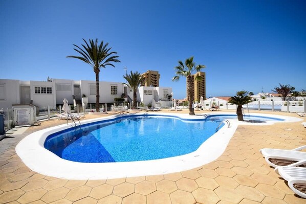 Azahara Pool