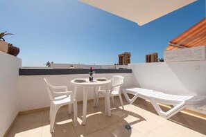 Azahara Balcony with sea and beach views