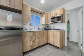 Modern efficient kitchen