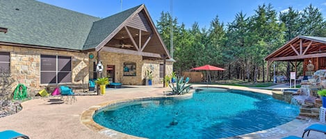 Terrell Vacation Rental | 5 BR | 3.5 BA | 3,906 Sq Ft