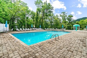 3 Chalet Village Resort Pools