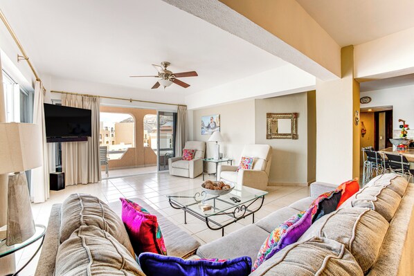 Living Room | 4th Floor | Step-Free Access | Free WiFi