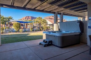 Private hot tub on each patio