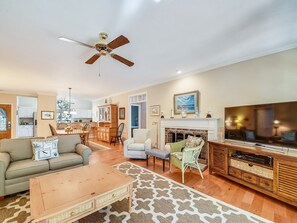 Living Room, Dining Area and Kitchen at 4 East Garrison Place