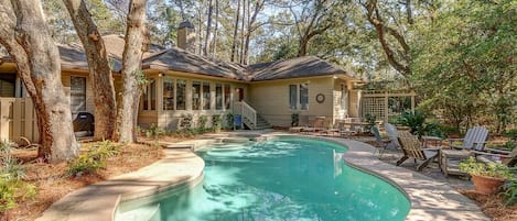 Beautiful Pool Oasis at 4 East Garrison Place