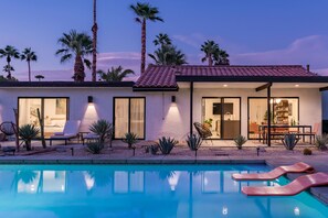 Fabulous resort-style pool yard