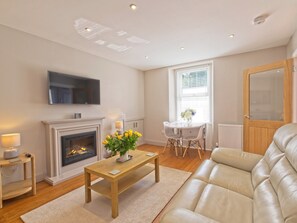 Open plan living space | Lower Canterbury House, Gattonside, near Melrose