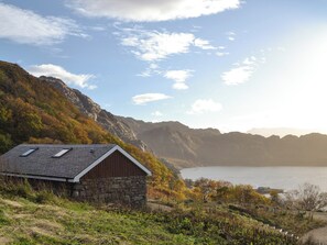 Exterior | Mango Pony&rsquo;s Bothy - Five Diabaig, Diabaig