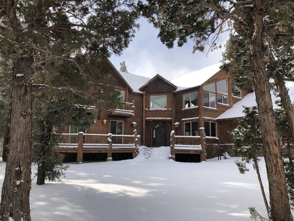 Sprawling luxury cabin