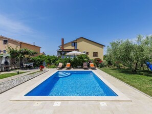 Schwimmbad, Resort, Wohngebiet, Estate, Freizeit, Eco Hotel, Gartenmöbel, Regenschirm, Flagstone, Thermae
