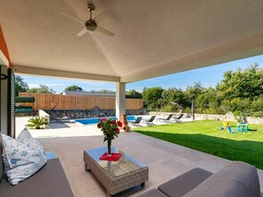 Propriété, Domicile, Bâtiment, Maison, Immobilier, Porche, Design Intérieur, Pièce, Plafond, Biens