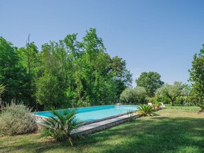 Wasser, Himmel, Pflanze, Gebäude, Azurblau, Natürliche Landschaft, Baum, Gewässer, Strand, Terrain