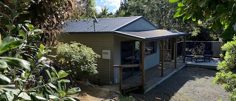 Tui Cottage is nestled in nature in its own private site