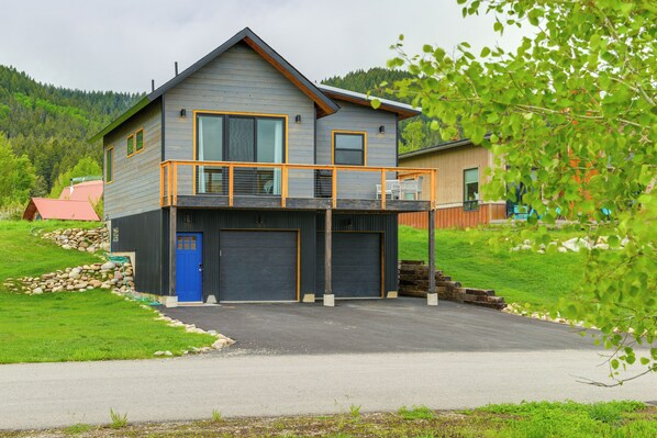 Alpine Vacation Rental | 2BR | 1BA | Single Story | 1,002 Sq Ft