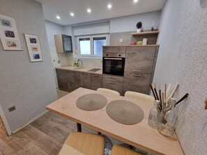 Kitchen area. kitchen with dining area