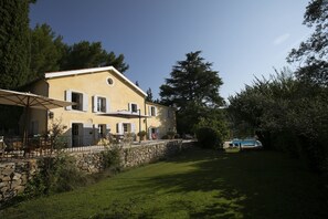 La maison et sa terrasse plein sud 