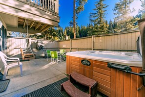 Private hot tub and patio