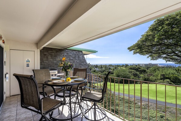 Outdoor dining for 4 guests! Ocean view backdrops