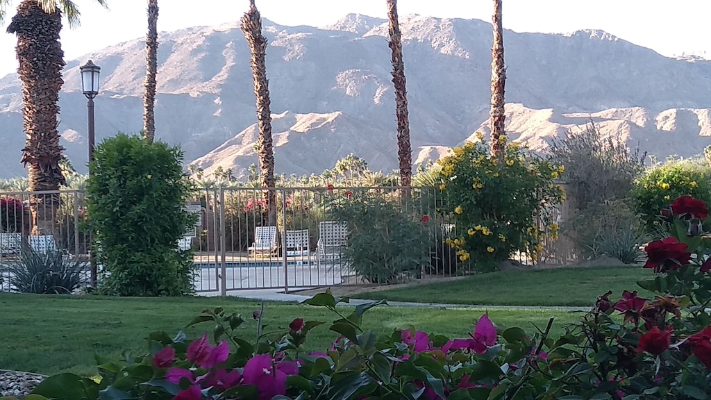 spectacular-view-just-steps-to-pool-at-sunrise-country-club-rancho-mirage