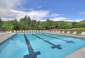 Honeysuckle Meadows Pool & Deli