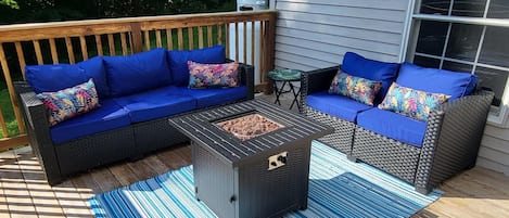 Lower deck with firepit