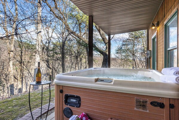 Outdoor spa tub