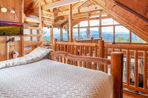 Mountain views when you wake up in the morning!