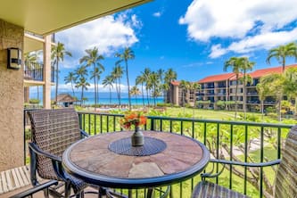 Ocean views with Hawaiian-inspired decor