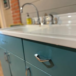 Beautiful refinished 1950 farmhouse sink from the mountains of NC (Saluda).